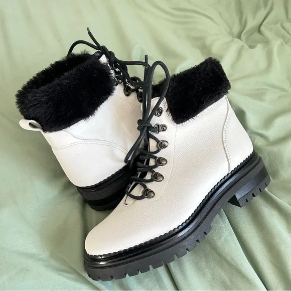 🩷M. GEMI WHITE LEATHER BLACK FUR WINTER LACE UP TRENDING ANKLE BOOTS SIZE 9 - Picture 3 of 14